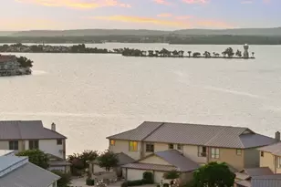 625 Horseshoe Bay N Blvd, Horseshoe Bay, TX 78657 - Photo 1