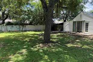 407 S Main St, Burnet, TX 78611 - Photo 9