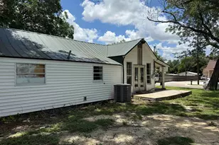 407 S Main St, Burnet, TX 78611 - Photo 11