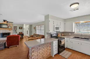 711 Oak Forest, Marble Falls, TX 78654 - Photo 11