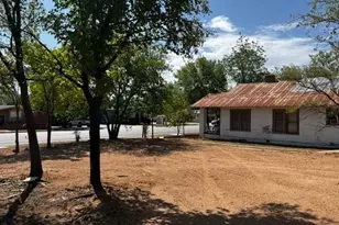 1109 Ford St, Llano, TX 78643 - Photo 3