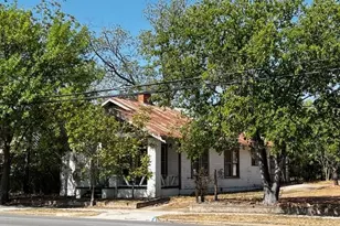 1109 Ford St, Llano, TX 78643 - Photo 5