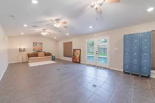 505 Avenue E, Marble Falls, TX 78654 - Photo 23