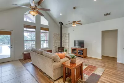 1050 Twisted Oak, Horseshoe Bay, TX 78657 - Photo 5