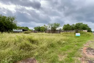 839 Aspen Ln, Cottonwood Shores, TX 78654 - Photo 3