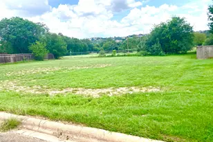 149 Broadmoor, Meadowlakes, TX 78654 - Photo 5