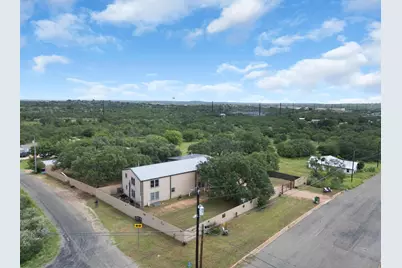 609 W Leon, Llano, TX 78643 - Photo 9