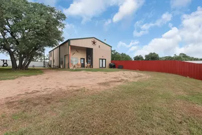 609 W Leon, Llano, TX 78643 - Photo 3
