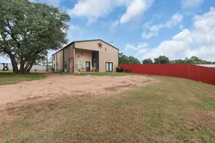 609 W Leon, Llano, TX 78643 - Photo 3
