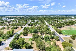 307 Avenue K, Marble Falls, TX 78654 - Photo 9