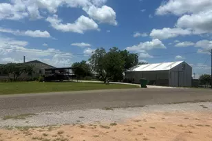 1109 Ashley Ave, Llano, TX 78643 - Photo 3