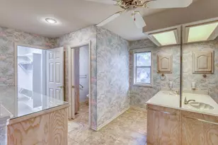 266 Quail, Meadowlakes, TX 78654 - Photo 13