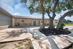 208 Iris Ln, Buchanan Dam, TX 78609 - Photo 3