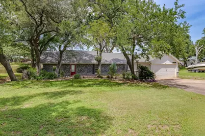 214 Island Lodges Dr, Buchanan Dam, TX 78609 - Photo 1