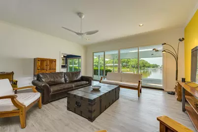 214 Island Lodges Dr, Buchanan Dam, TX 78609 - Photo 3