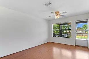 1008 Wright St, Llano, TX 78643 - Photo 9