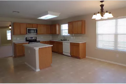 95 E Wildflower, Marble Falls, TX 78654 - Photo 5