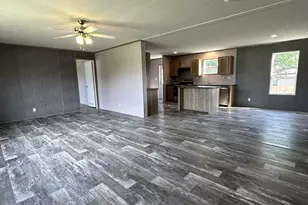 134 E Castlelake Dr, Granite Shoals, TX 78654 - Photo 13