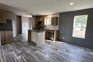 134 E Castlelake Dr, Granite Shoals, TX 78654 - Photo 9