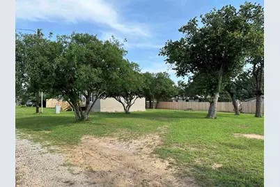 134 E Castlelake Drive, Granite Shoals, TX 78654 - Photo 5