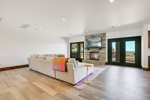 104 The Hills Ln, Horseshoe Bay, TX 78657 - Photo 5