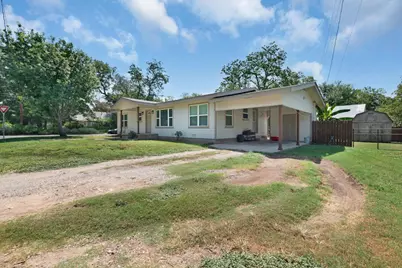 209 E Live Oak St, Burnet, TX 78611 - Photo 7