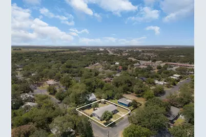 209 E Live Oak St, Burnet, TX 78611 - Photo 23