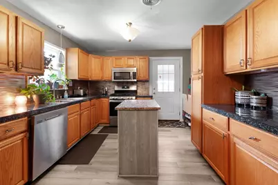 209 E Live Oak St, Burnet, TX 78611 - Photo 13