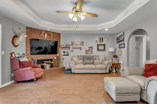 1004 E Johnson St, Burnet, TX 78611 - Photo 5