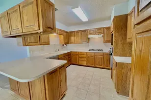 1801 Hickory St, Llano, TX 78643 - Photo 11