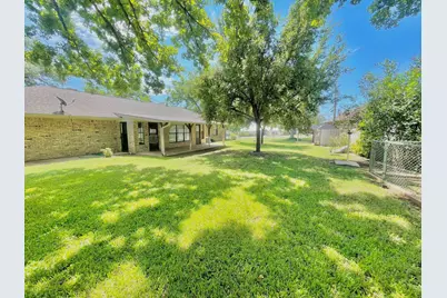 1801 Hickory Street, Llano, TX 78643 - Photo 25