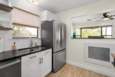 25420 Cove Dr, Spicewood, TX 78669 - Photo 11