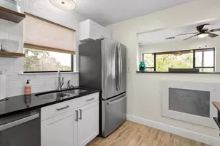 25420 Cove Dr, Spicewood, TX 78669 - Photo 11