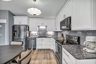 100 Bay Point Dr, Horseshoe Bay, TX 78657 - Photo 5