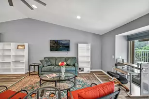 100 Bay Point Dr, Horseshoe Bay, TX 78657 - Photo 9