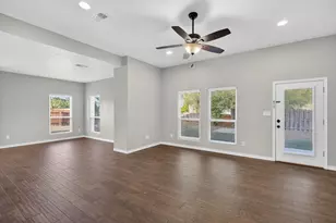 237 Meadowlakes Dr, Meadowlakes, TX 78654 - Photo 9