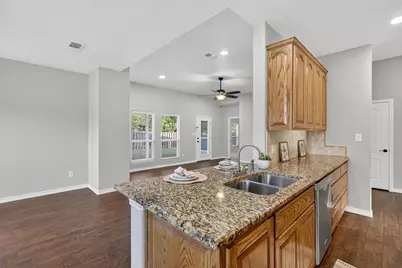 237 Meadowlakes Drive, Meadowlakes, TX 78654 - Photo 5