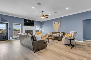 709 Three Creeks Dr, Bertram, TX 78605 - Photo 9