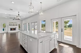 301 Twisted Oak Dr, Horseshoe Bay, TX 78657 - Photo 9