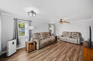 407 Lamon St, Burnet, TX 78611 - Photo 3