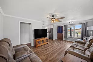 407 Lamon St, Burnet, TX 78611 - Photo 5