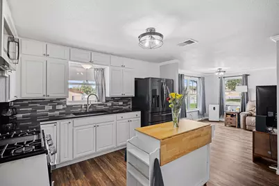 407 Lamon St, Burnet, TX 78611 - Photo 7