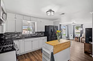 407 Lamon St, Burnet, TX 78611 - Photo 7