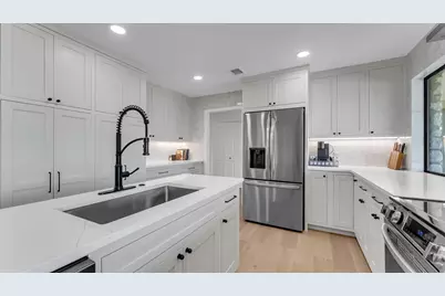 113 W Bluebonnet Road, Horseshoe Bay, TX 78657 - Photo 5