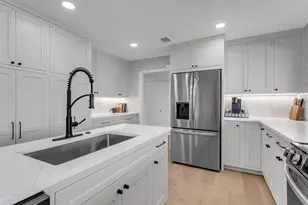 113 W Bluebonnet Rd, Horseshoe Bay, TX 78657 - Photo 5