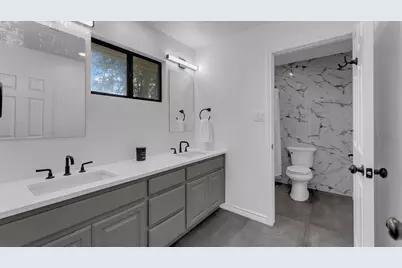 113 W Bluebonnet Road, Horseshoe Bay, TX 78657 - Photo 19