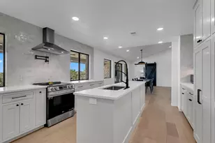 113 W Bluebonnet Rd, Horseshoe Bay, TX 78657 - Photo 11