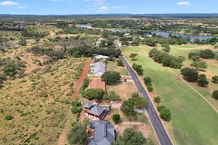 113 W Bluebonnet Rd, Horseshoe Bay, TX 78657 - Photo 5