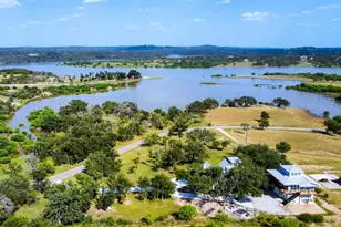 348 Chimney Cove Dr, Marble Falls, TX 78654 - Photo 1