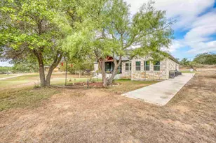 106 Chaumont St, Kingsland, TX 78639 - Photo 7